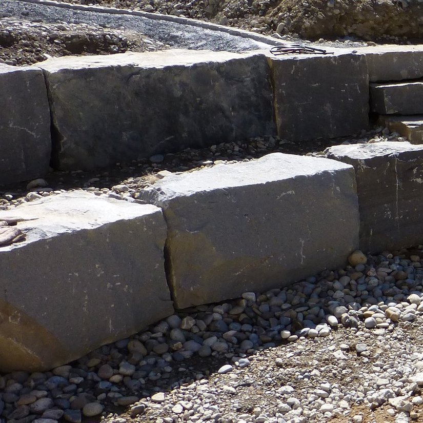 Guber Quarzsandstein - Quadersteine - Ansicht gespalten, Kanten gespalten