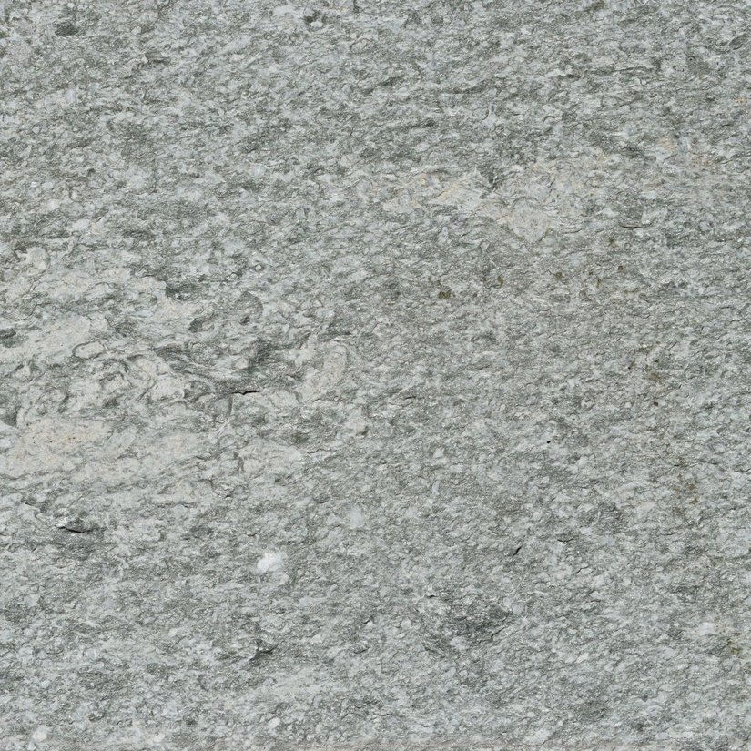 Andeer Gneis - Bodenplatten - Oberfläche geflammt  
Kanten gesägt